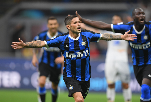 罗马诺：梅努可能在1月离开曼联，那不勒斯对租借他很感兴趣