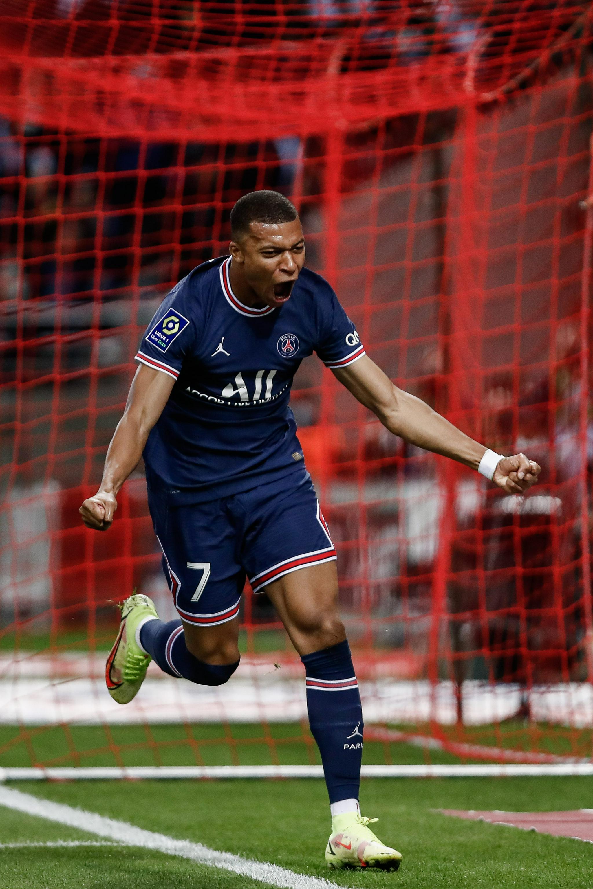 根本防不住！杰曼半场10中7高效轰下20分1板5助1帽