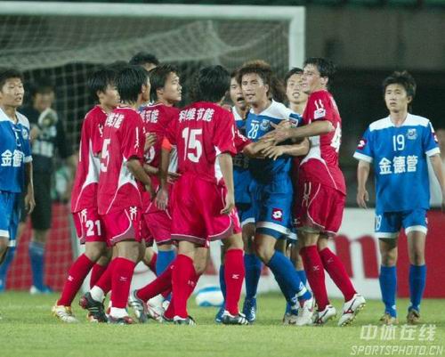 内维斯国家队和俱乐部近17场攻入11球，生涯此前146场仅进9球