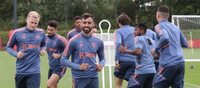 中国男子冰壶队米兰冬奥资格赛5-2击败菲律宾，豪取三连胜引关注