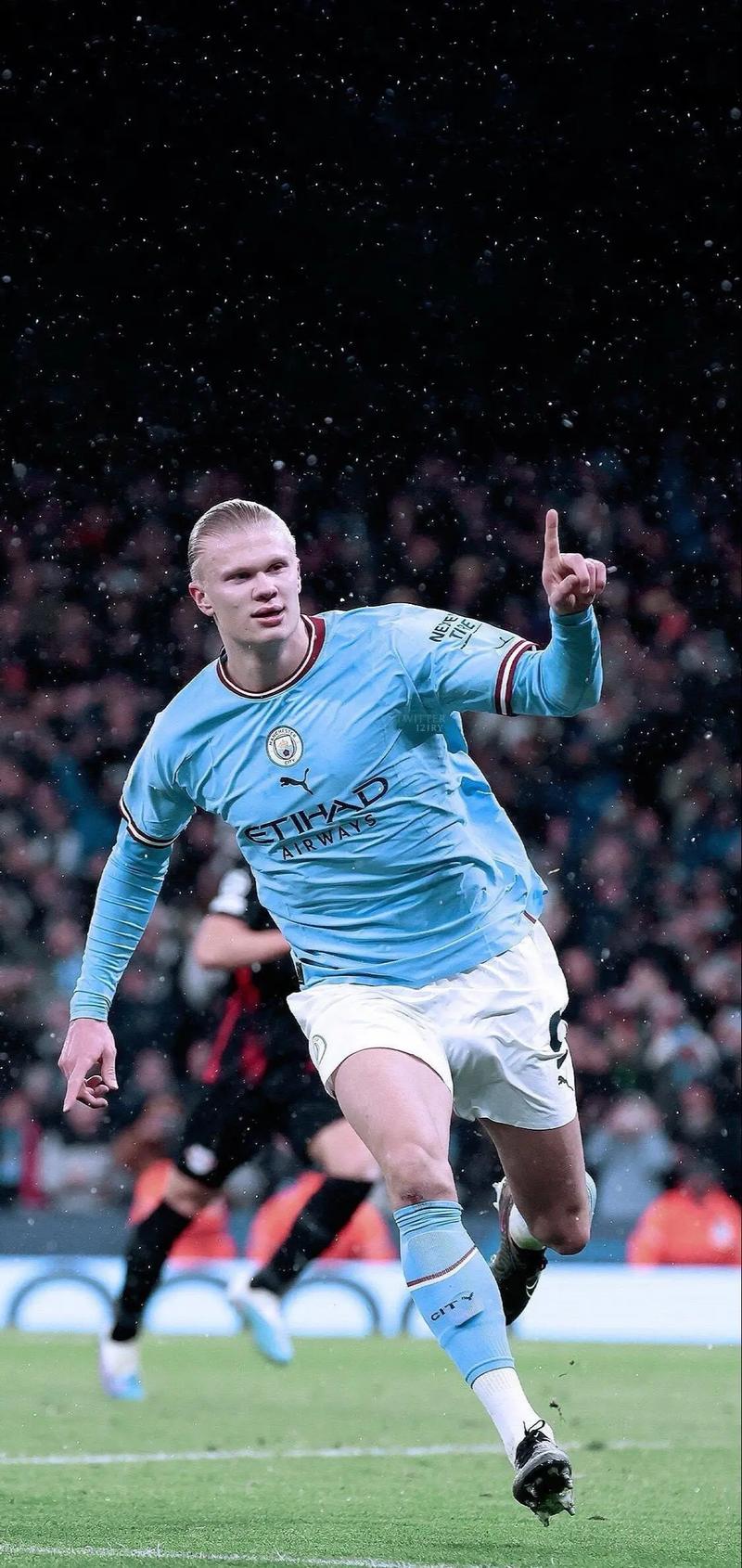 瓜帅：梅西、莱万和哈兰德都是进球机器，很荣幸执教过他们