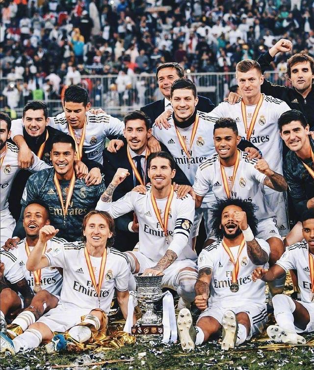 埃贝尔：孔帕尼是我最棒的签约之一，他对足球有清晰的思路