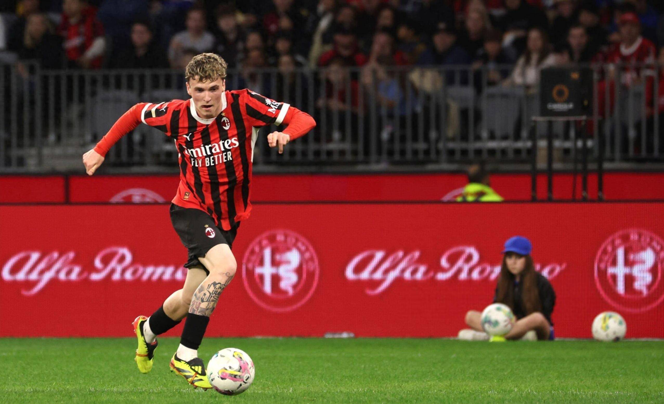 致敬传奇，布伦南-约翰逊进球后用孙兴慜招牌动作进行庆祝