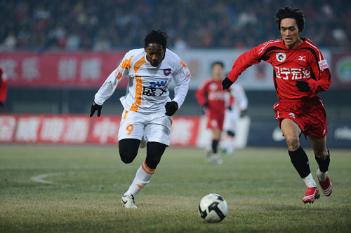 曼城德布劳内助攻斯特林破门