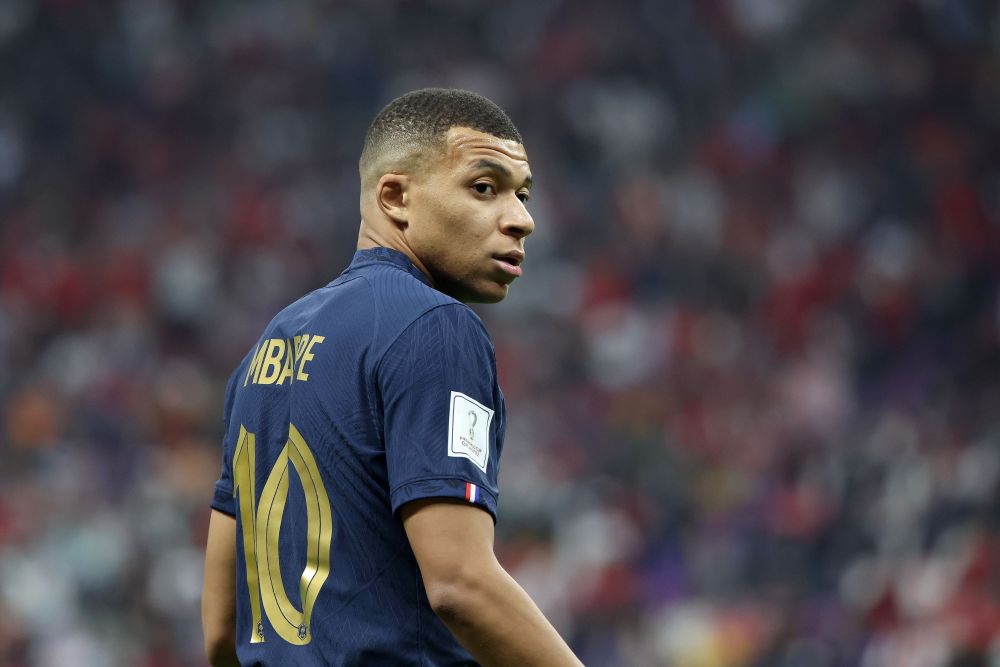 詹姆斯谈对阵独行侠：感受当然不一样，对面都是老队友和教练