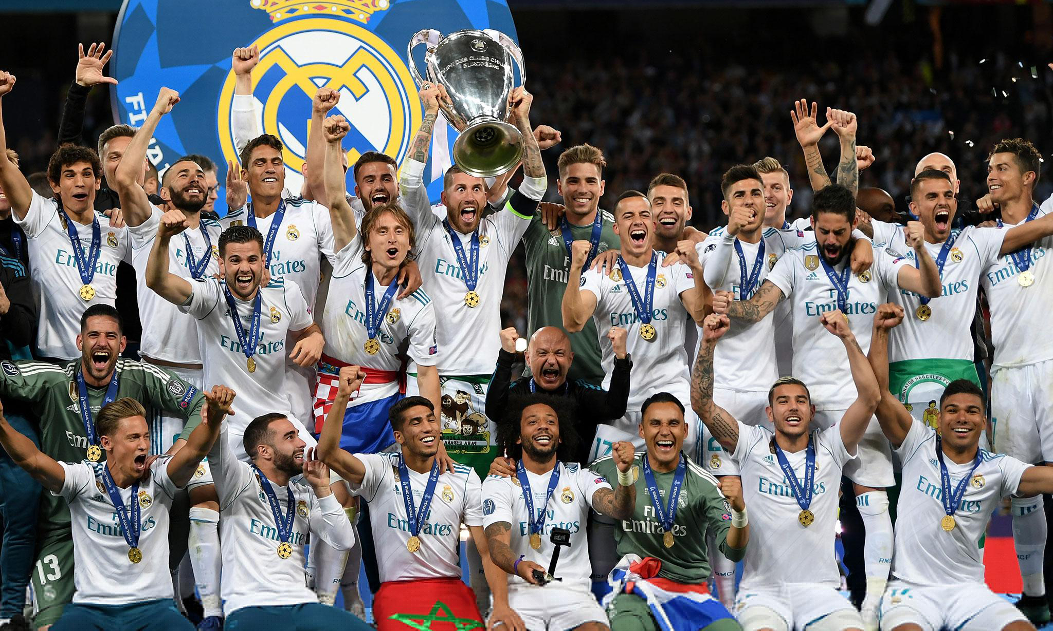 篮球湖人官宣老将复出，防守端迎来补强