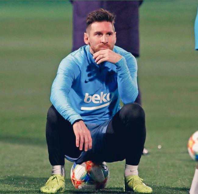 法尔克：二队前锋利契纳预计冬窗离队，拜仁希望加入回购条款