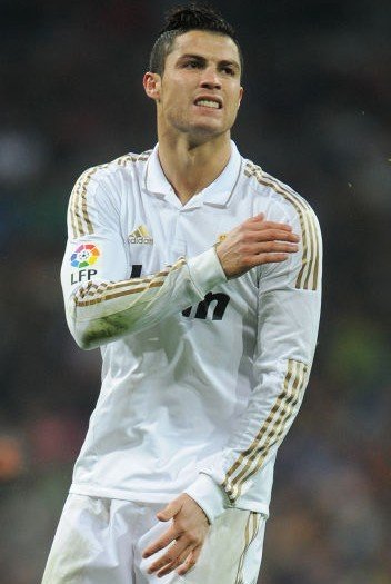 里夫斯：詹姆斯投了那个球人们会骂他该传，传了又说他该投